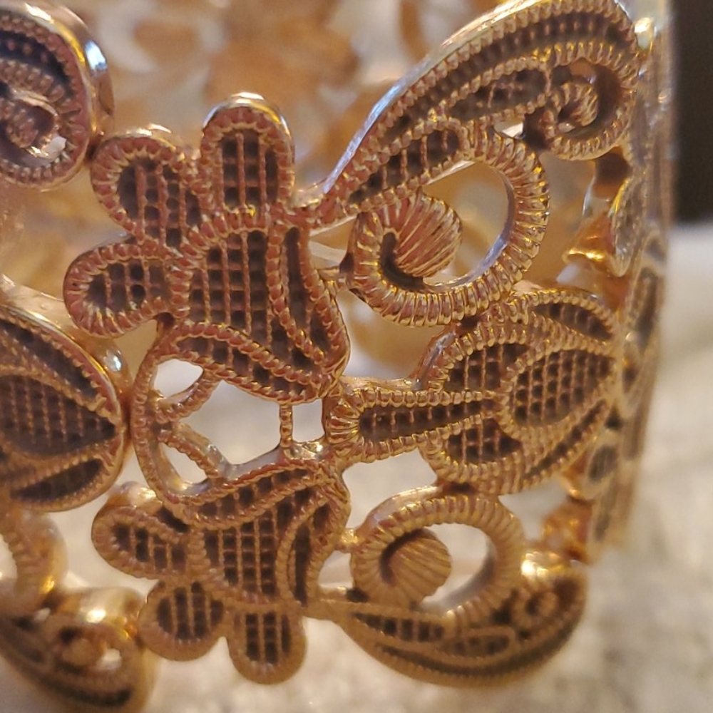 Cuff Bracelet - Picture 2 of 2